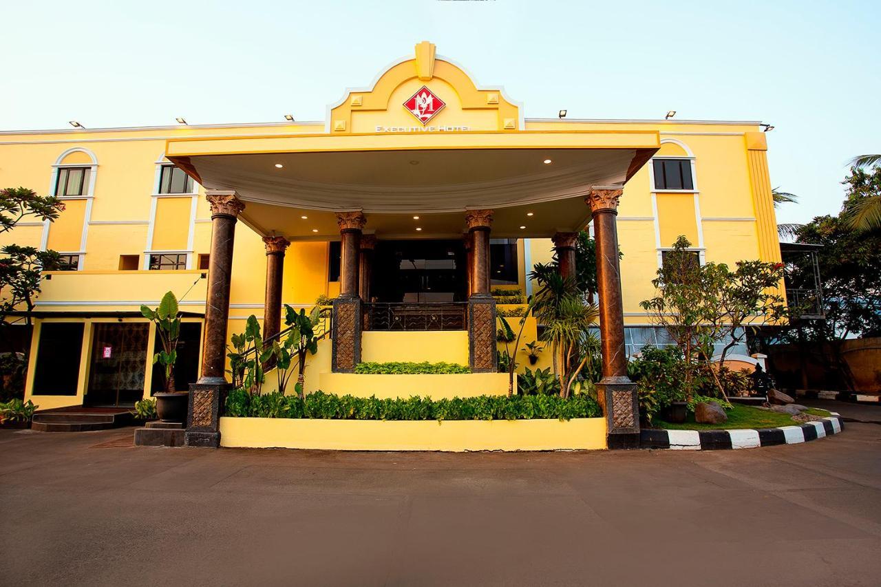 บีไอ เอ็กเซคคิวทีฟ โฮเต็ล Hotel จาการ์ตา ภายนอก รูปภาพ