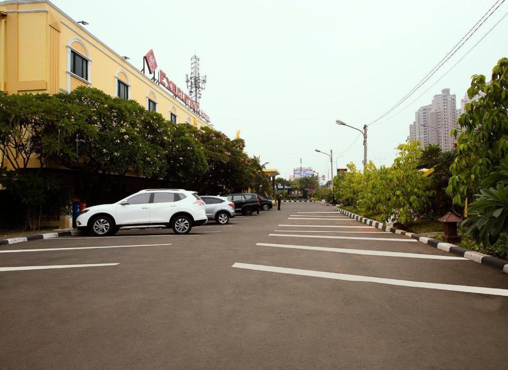 บีไอ เอ็กเซคคิวทีฟ โฮเต็ล Hotel จาการ์ตา ภายนอก รูปภาพ