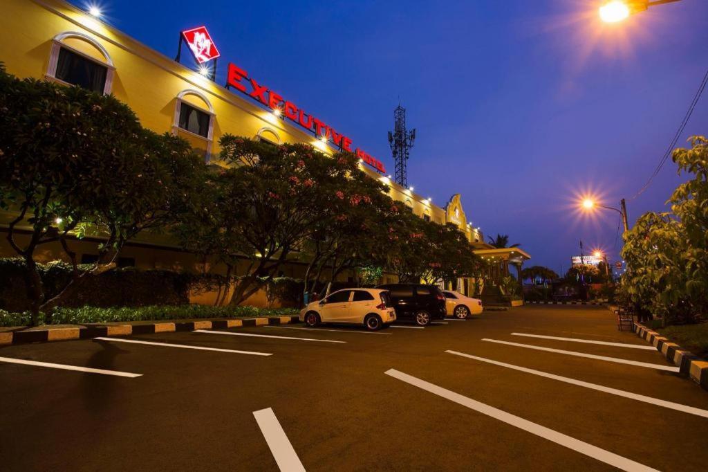 บีไอ เอ็กเซคคิวทีฟ โฮเต็ล Hotel จาการ์ตา ภายนอก รูปภาพ